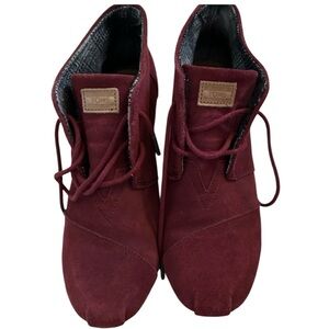 TOMS Desert Burgundy Suede Lace Up Ankle Top Wedge Boots women’s size 10